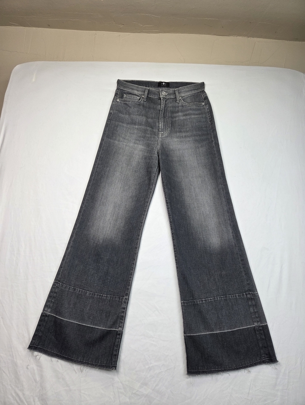 7 For All Mankind Ultra High Rise Jo Wide Leg Jeans Gray Panel Hem Size 28 Denim